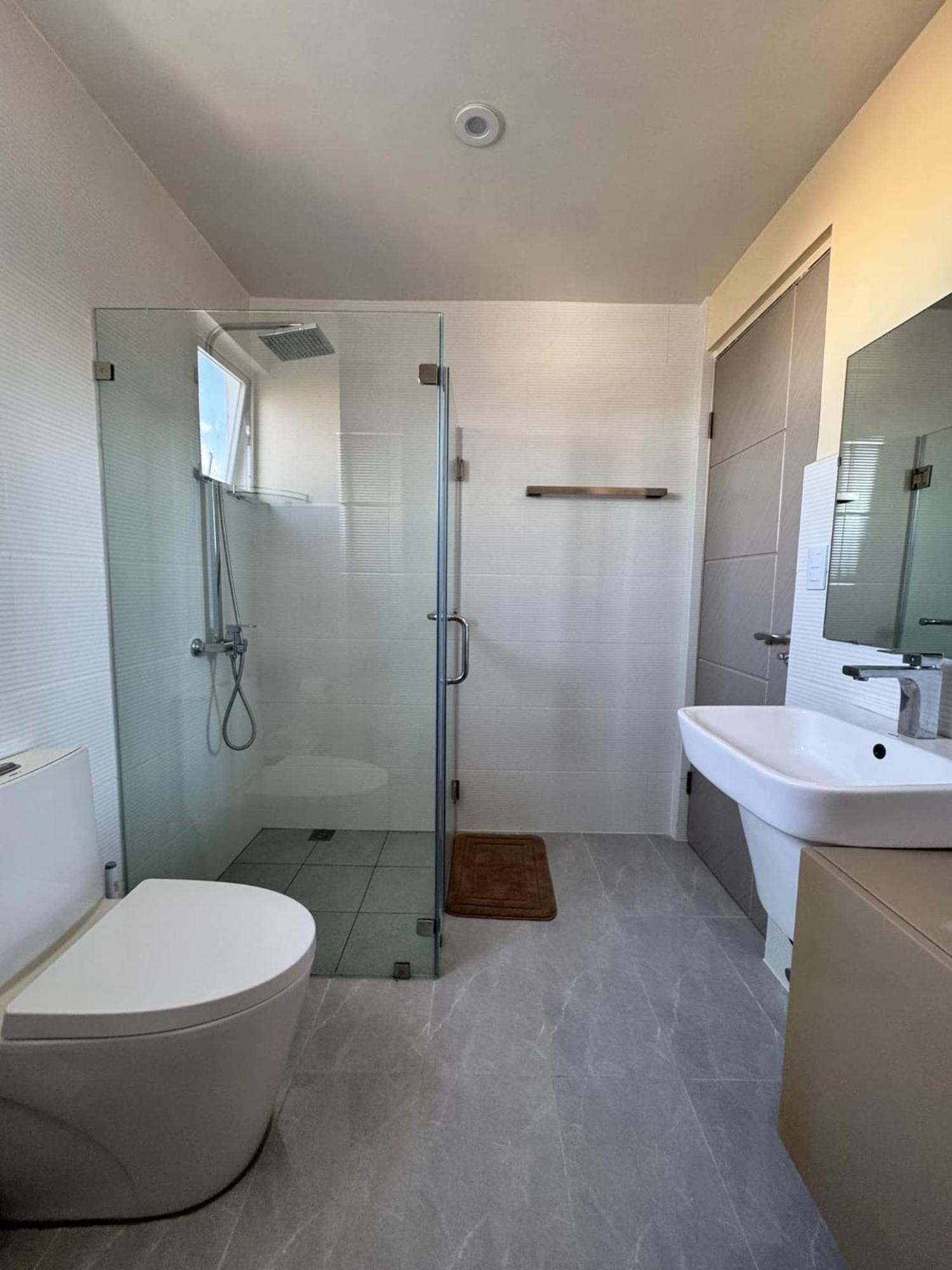 אילוילו Condo 801 Bernwood Tower מראה חיצוני תמונה